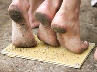 Feet - Oksana + Jenya + Anna Taradanova - 2006-12-03 Sharp exam for bare feet