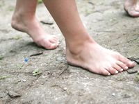 Feet - Oksana + Jenya + Anna Taradanova - 2006-12-03 Sharp exam for bare feet