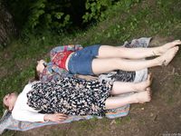Feet - Oksana + Lena + Marina - 2004-06-19 Barefooted picnic