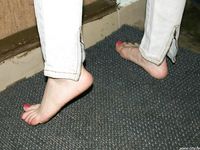 Feet - Oksana - 2004-05-11 Bike repairing