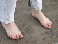 Feet - Oksana - 2004-05-11 Bike repairing