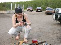 Feet - Oksana - 2004-05-11 Bike repairing