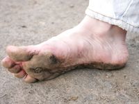 Feet - Oksana - 2004-05-11 Bike repairing