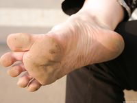 Feet - Oksana - 2004-06-01 In the city