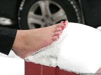 Feet - Oksana A - 2011-03-27 Barefoot oriental beauty