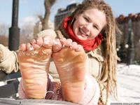 Feet - Oksana D - 2014-08-12 Wonderful sunny weather