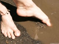 Feet - Olesya - 2013-01-13 Playful barefoot redhead