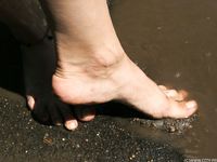 Feet - Olesya - 2013-01-13 Playful barefoot redhead