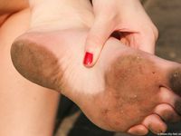 Feet - Olga A - 2010-10-20 Hot asphalt and high arches