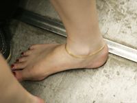 Feet - Olga A - 2010-10-20 Hot asphalt and high arches