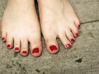 Feet - Olga A - 2010-10-20 Hot asphalt and high arches