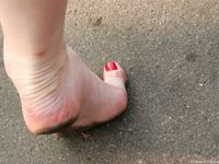 Feet - Olga A - 2010-10-20 Hot asphalt and high arches