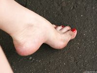 Feet - Olga A - 2010-10-20 Hot asphalt and high arches