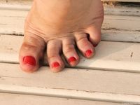 Feet - Olga A - 2010-10-20 Hot asphalt and high arches