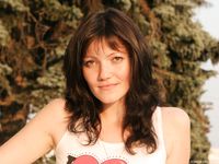 Feet - Olga A - 2010-10-20 Hot asphalt and high arches