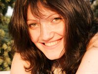 Feet - Olga A - 2010-10-20 Hot asphalt and high arches