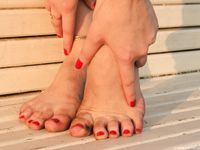 Feet - Olga A - 2010-10-20 Hot asphalt and high arches