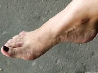 Feet - Olga B - 2010-12-07 Tender barefoot beauty