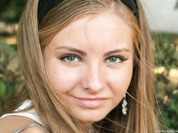 Feet - Olga B - 2010-12-07 Tender barefoot beauty