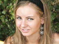 Feet - Olga B - 2010-12-07 Tender barefoot beauty