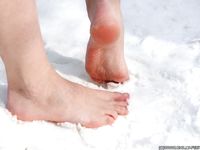 Feet - Olga D - 2011-11-27 Slender barefoot girl