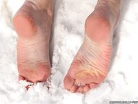 Feet - Olga D - 2011-11-27 Slender barefoot girl