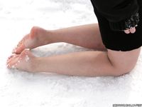Feet - Olga D - 2011-11-27 Slender barefoot girl