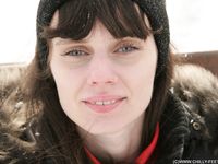 Feet - Olga D - 2011-11-27 Slender barefoot girl