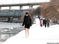 Feet - Olga D - 2011-11-27 Slender barefoot girl