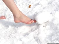 Feet - Olga D - 2011-11-27 Slender barefoot girl