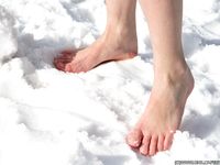 Feet - Olga D - 2011-11-27 Slender barefoot girl