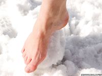 Feet - Olga D - 2011-11-27 Slender barefoot girl