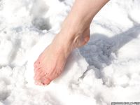 Feet - Olga D - 2011-11-27 Slender barefoot girl