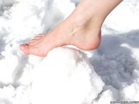 Feet - Olga D - 2011-11-27 Slender barefoot girl