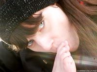 Feet - Olga D - 2011-11-27 Slender barefoot girl