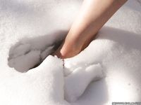 Feet - Olga D - 2011-11-27 Slender barefoot girl