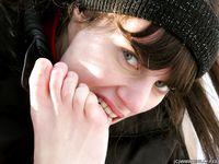 Feet - Olga D - 2011-11-27 Slender barefoot girl