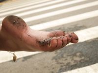 Feet - Olga E - 2014-06-18 A warm spring day