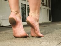 Feet - Olga E - 2014-06-18 A warm spring day