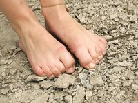 Feet - Olga E - 2014-06-18 A warm spring day