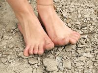 Feet - Olga E - 2014-06-18 A warm spring day