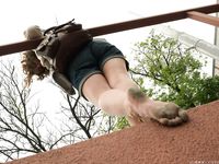 Feet - Olga E - 2014-06-18 A warm spring day