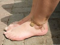 Feet - Olga E - 2014-06-18 A warm spring day