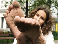 Feet - Olga E - 2014-06-18 A warm spring day