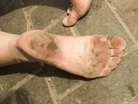 Feet - Olga E - 2014-06-18 A warm spring day