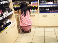 Feet - Olga F - 2015-11-13 A tiny barefoot girl