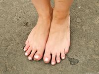 Feet - Olga F - 2015-11-13 A tiny barefoot girl