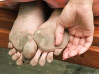 Feet - Olga F - 2015-11-13 A tiny barefoot girl