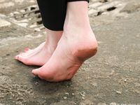 Feet - Olga G - 2017-07-25 High-arched feet