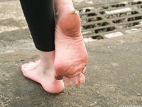 Feet - Olga G - 2017-07-25 High-arched feet